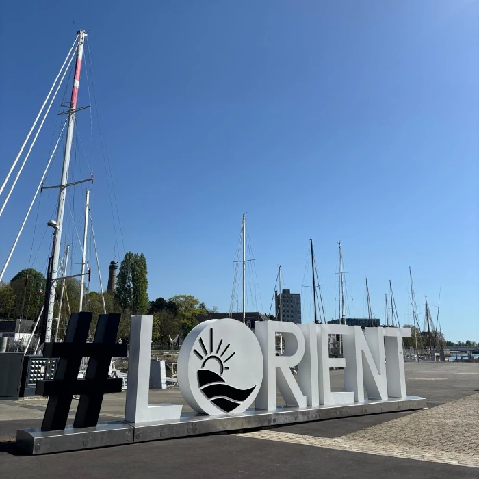 Port de plaisance à Lorient, un lieu d'innovation où Numévia propose ses services de création de site web.